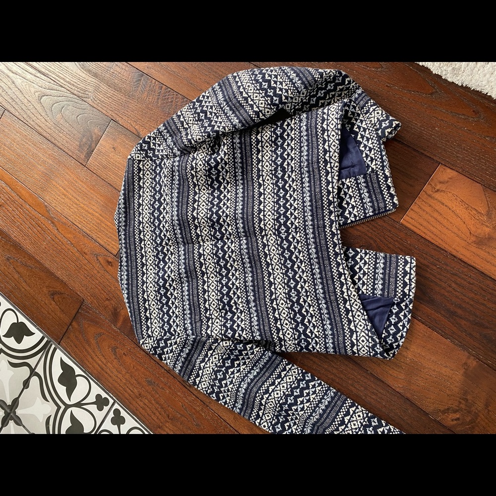 Blazer - Picture 6 of 6